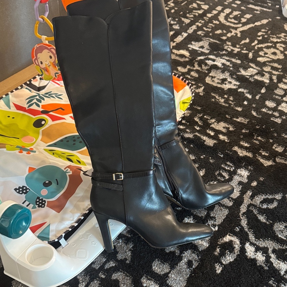 Express Sleek Black Heeled Boots
